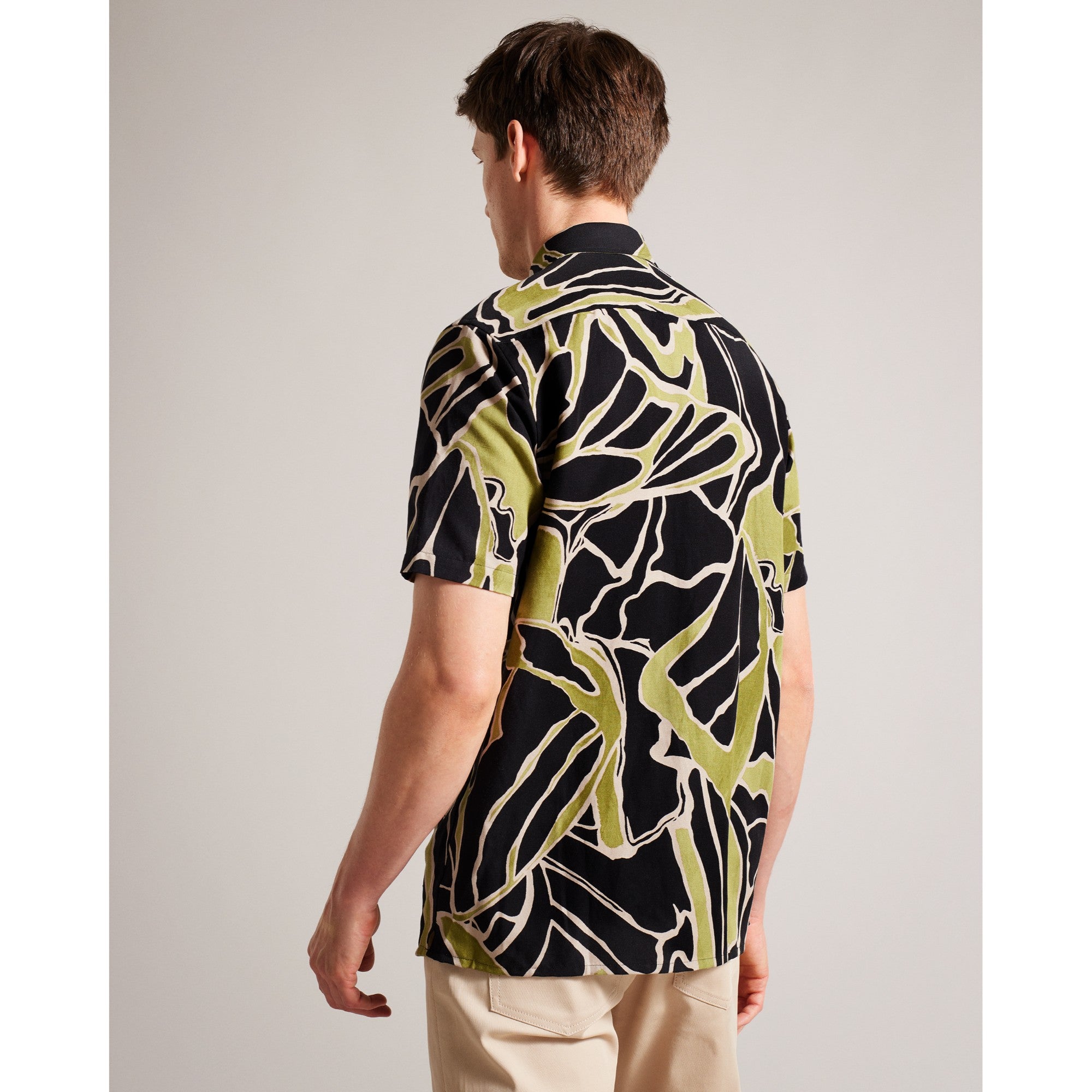 Men Mma-Errew-Ss Regular Stems Shirt - Black